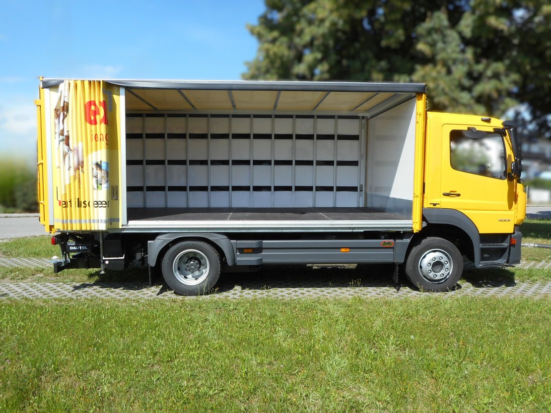 ZeBu Fahrzeugbau - Schiebeplanensystem mit Ladungssicherung ZeBu Fahrzeugbau - Schiebeplanensystem mit Ladungssicherung