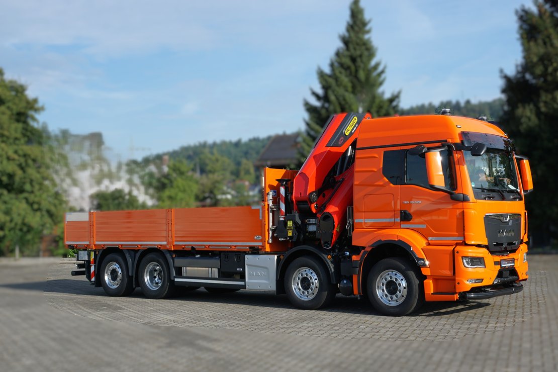 ZeBu Fahrzeugbau - Ladekran mit Pritschenaufbau ZeBu Fahrzeugbau - Ladekran mit Pritschenaufbau